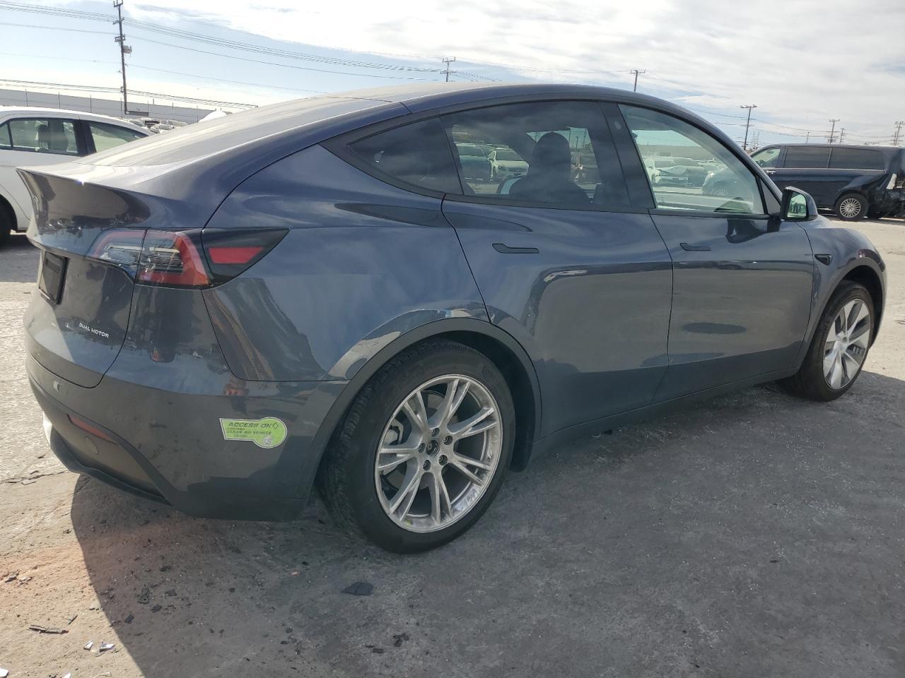 2023 TESLA MODEL Y - Фото 3