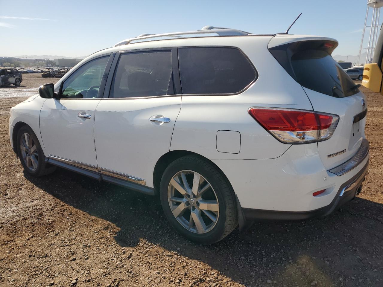 2013 NISSAN PATHFINDER - Фото 2