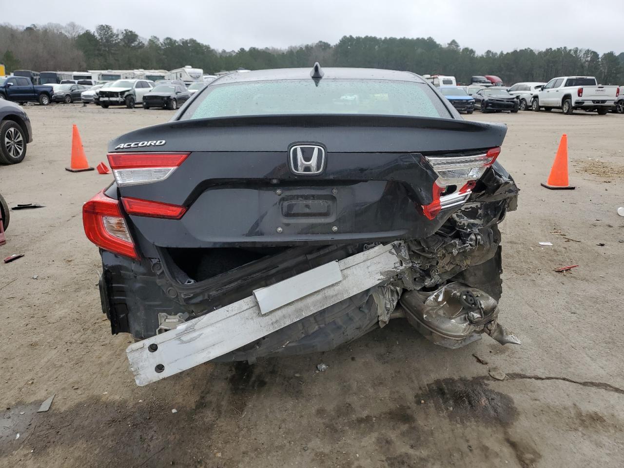 2018 HONDA ACCORD LX - Image 6