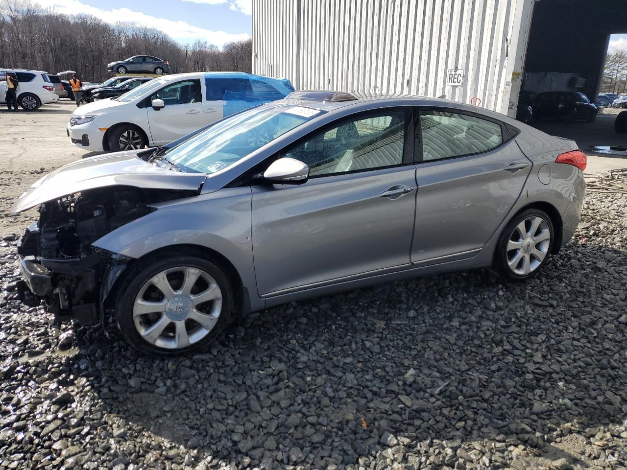 2013 HYUNDAI ELANTRA GL
