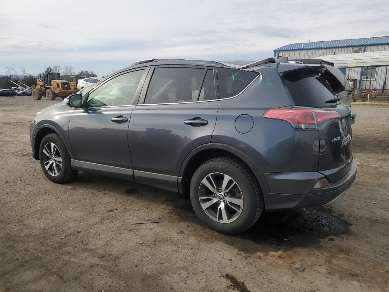 2016 TOYOTA RAV4 XLE - Фото 2