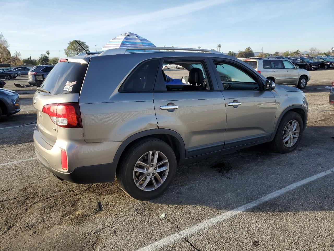 2014 KIA SORENTO LX - Image 3
