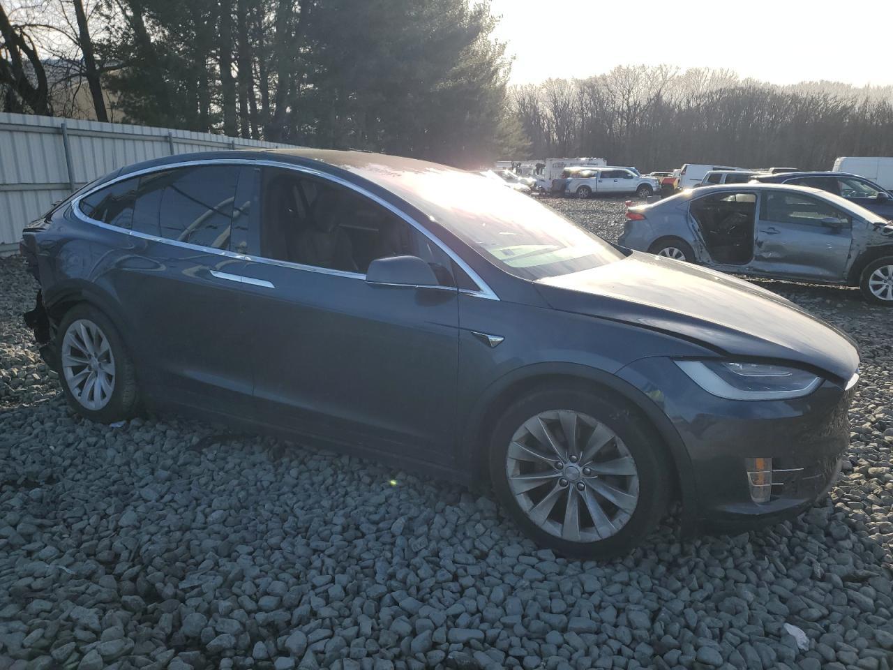 2016 TESLA MODEL X - Image 4