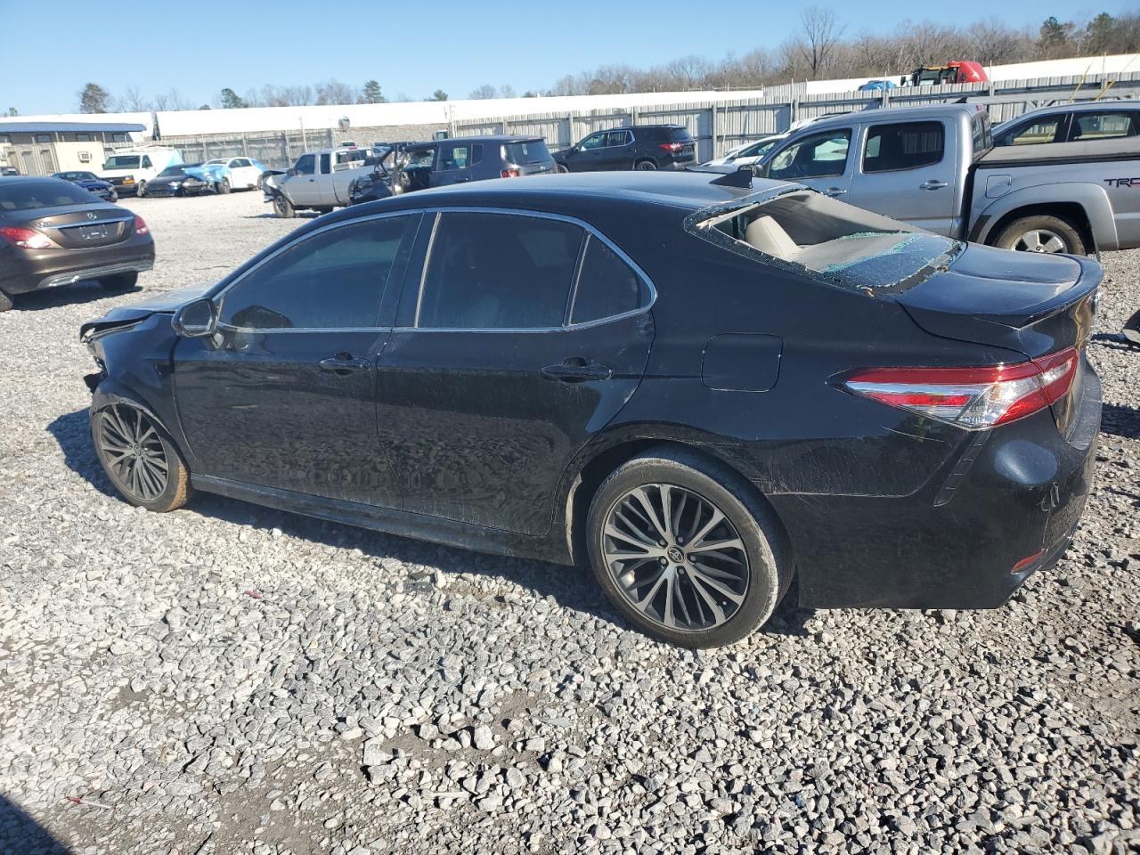 2020 TOYOTA CAMRY SE - Image 2