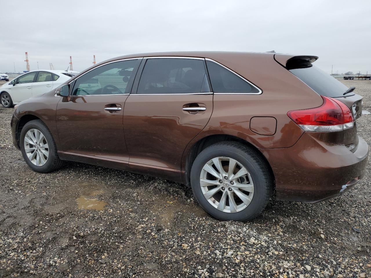 2013 TOYOTA VENZA LE - Image 2