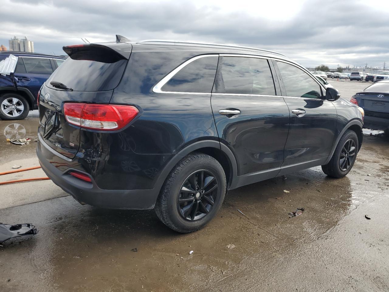 2017 KIA SORENTO LX - Фото 3