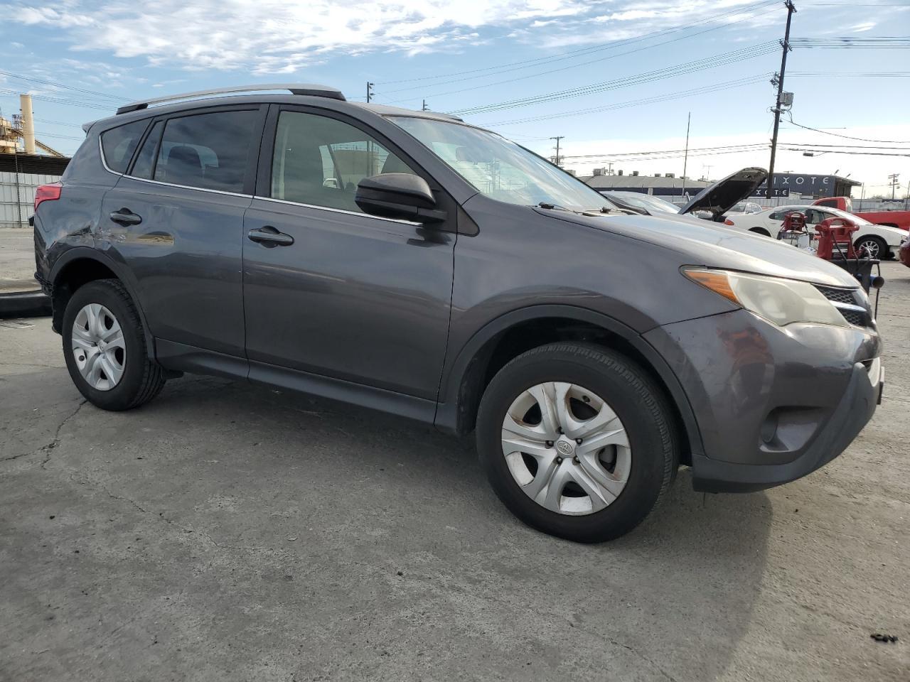 2015 TOYOTA RAV4 LE - Фото 4