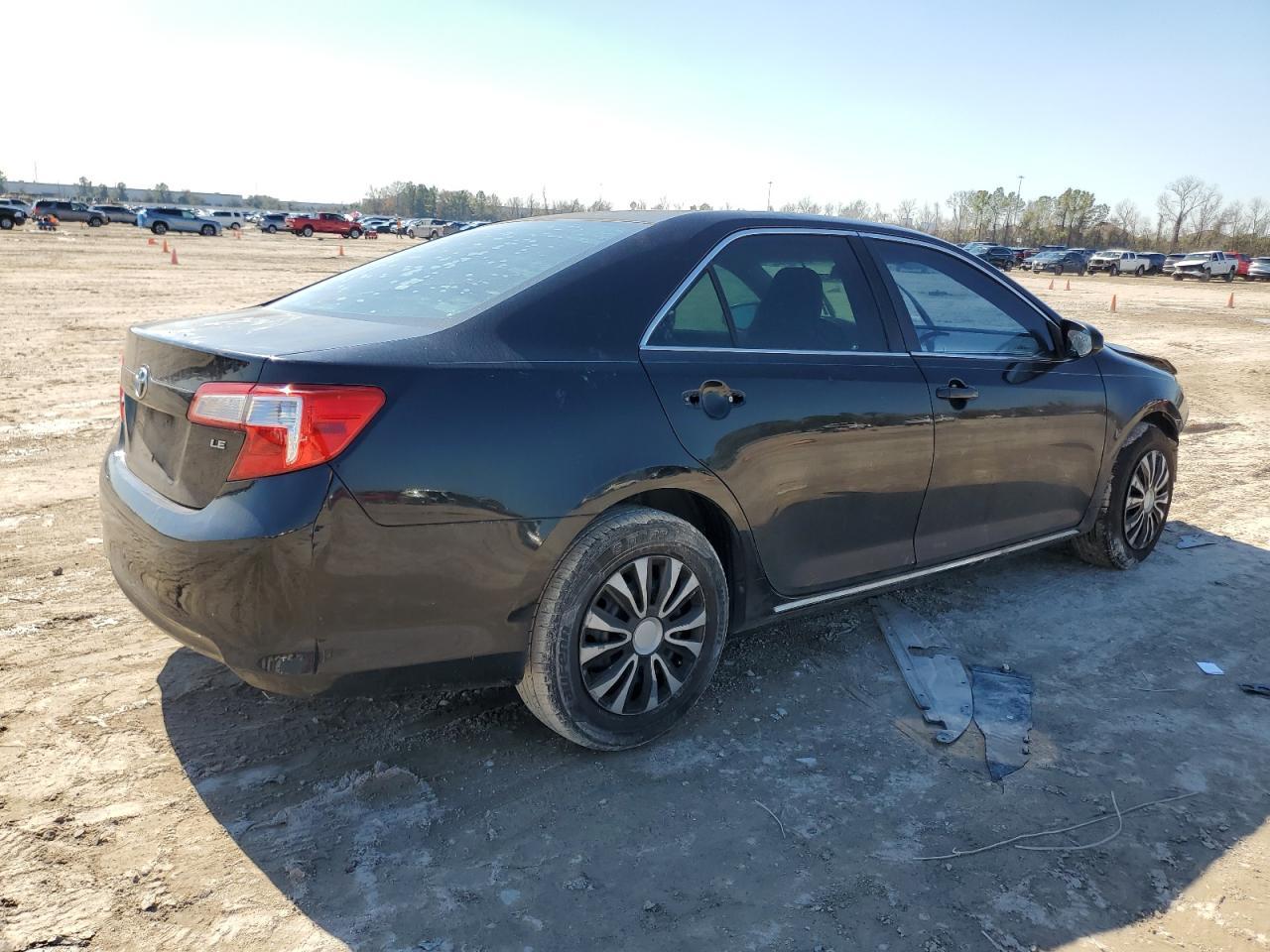 2013 TOYOTA CAMRY L - Фото 3