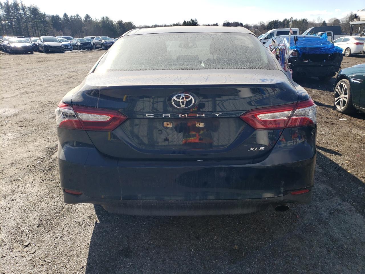2018 TOYOTA CAMRY L - Фото 6