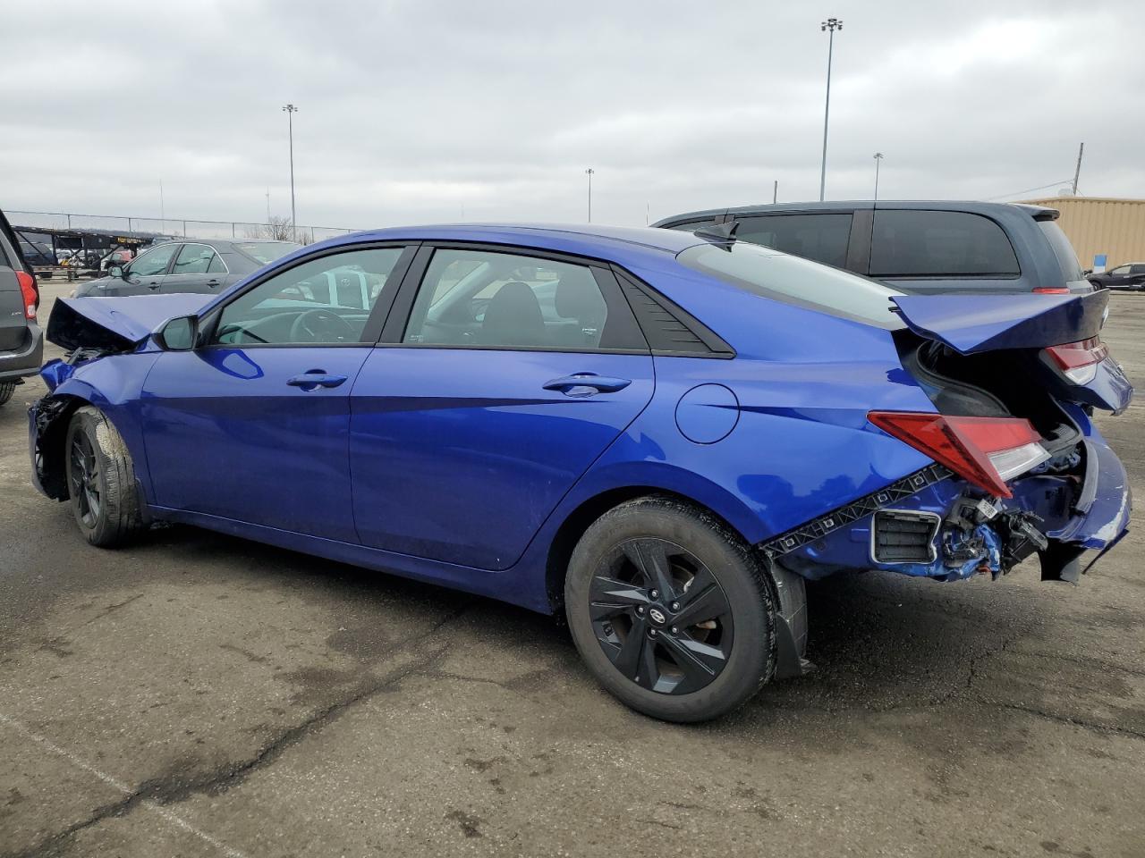 2023 HYUNDAI ELANTRA SE - Фото 2