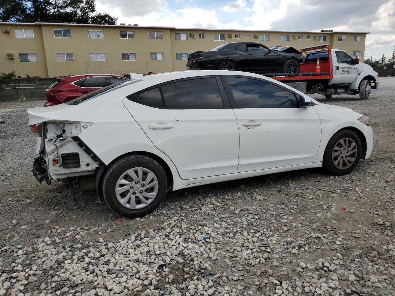 2017 HYUNDAI ELANTRA SE - Фото 3