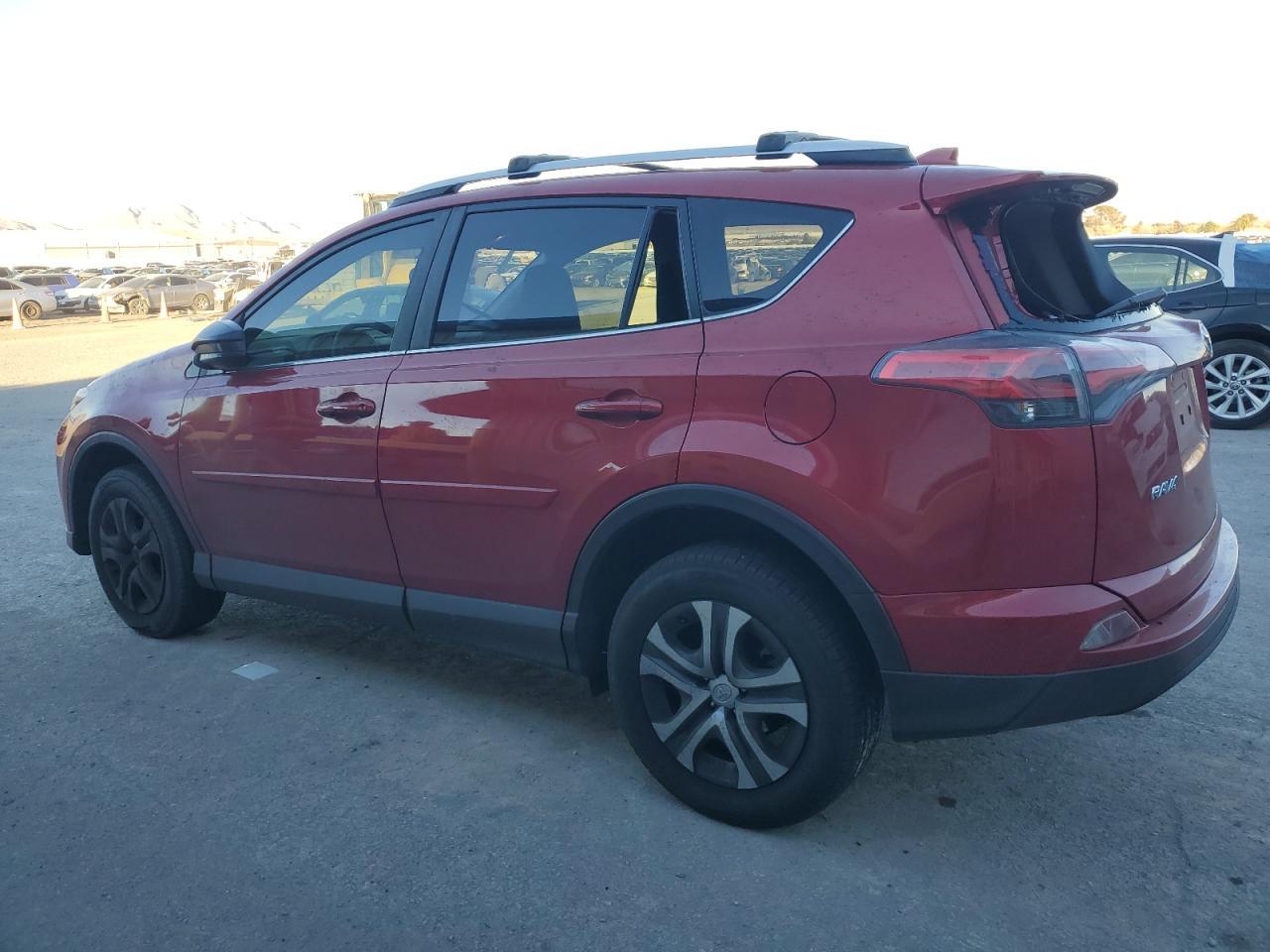 2016 TOYOTA RAV4 LE - Фото 2