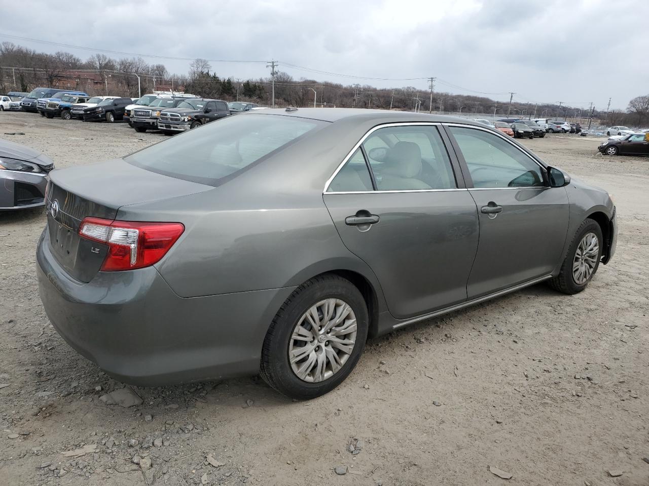 2014 TOYOTA CAMRY L - Image 3