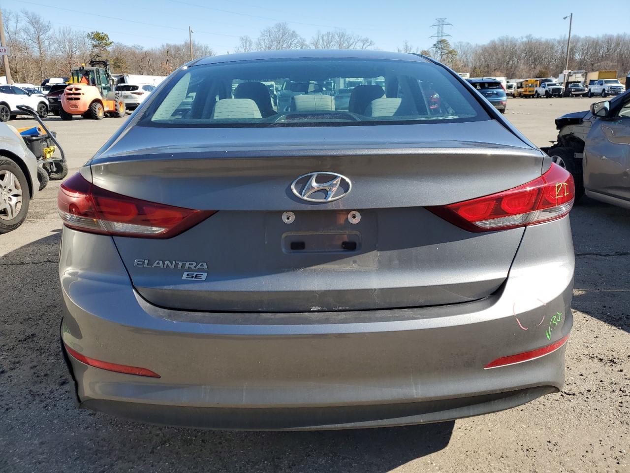 2018 HYUNDAI ELANTRA SE - Image 6