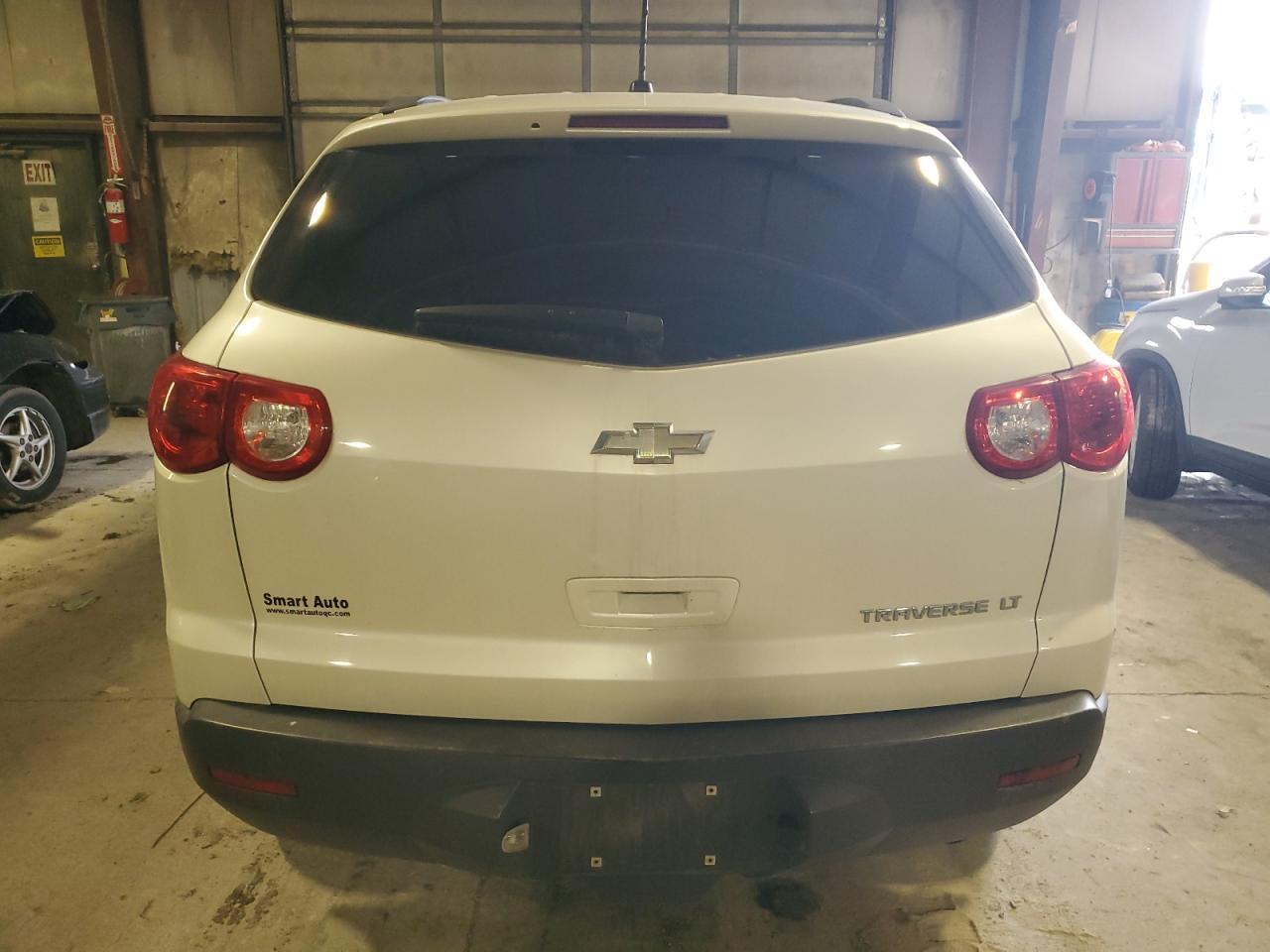2011 CHEVROLET TRAVERSE L - Image 6