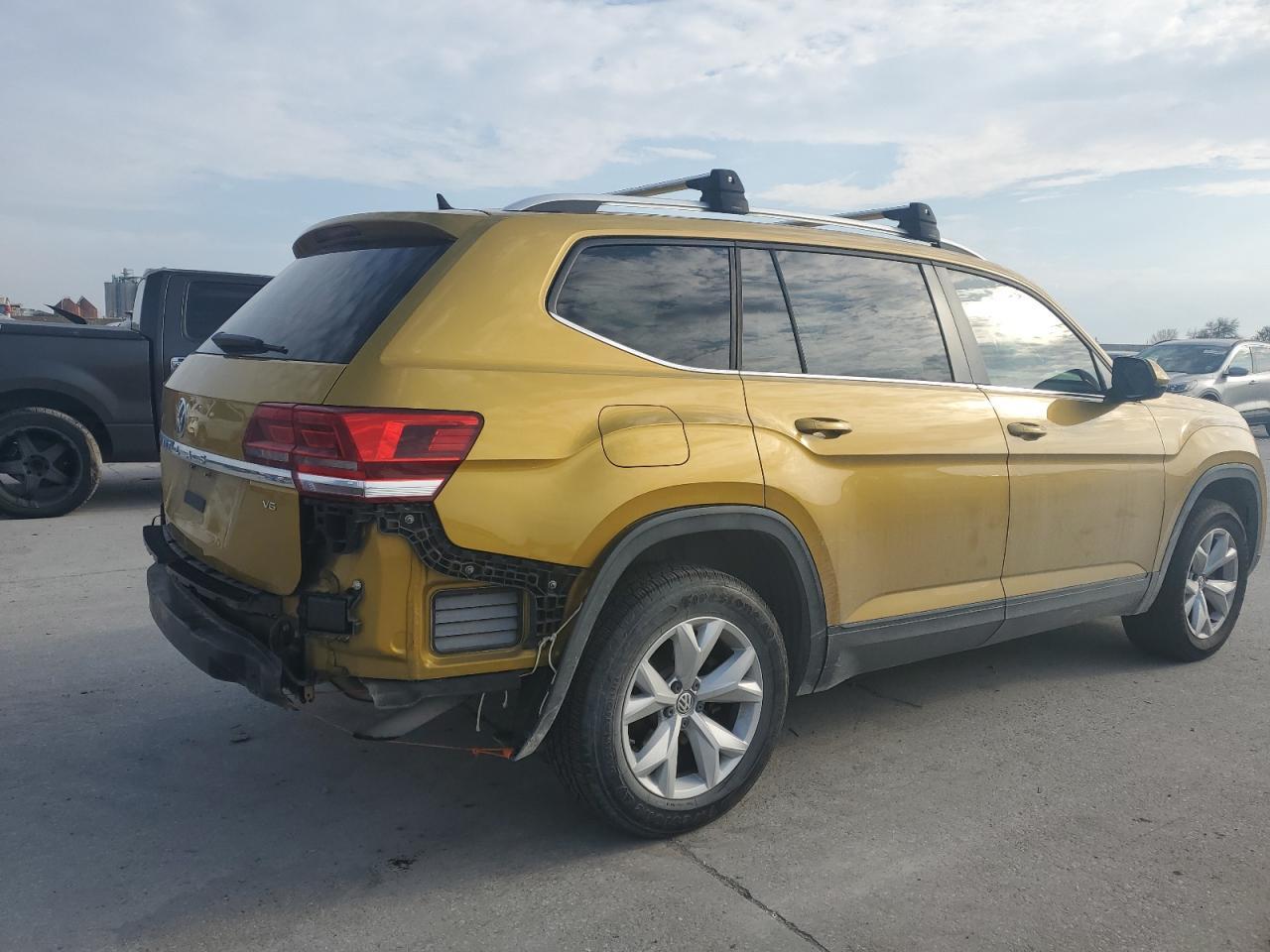 2018 VOLKSWAGEN ATLAS SE - Image 3