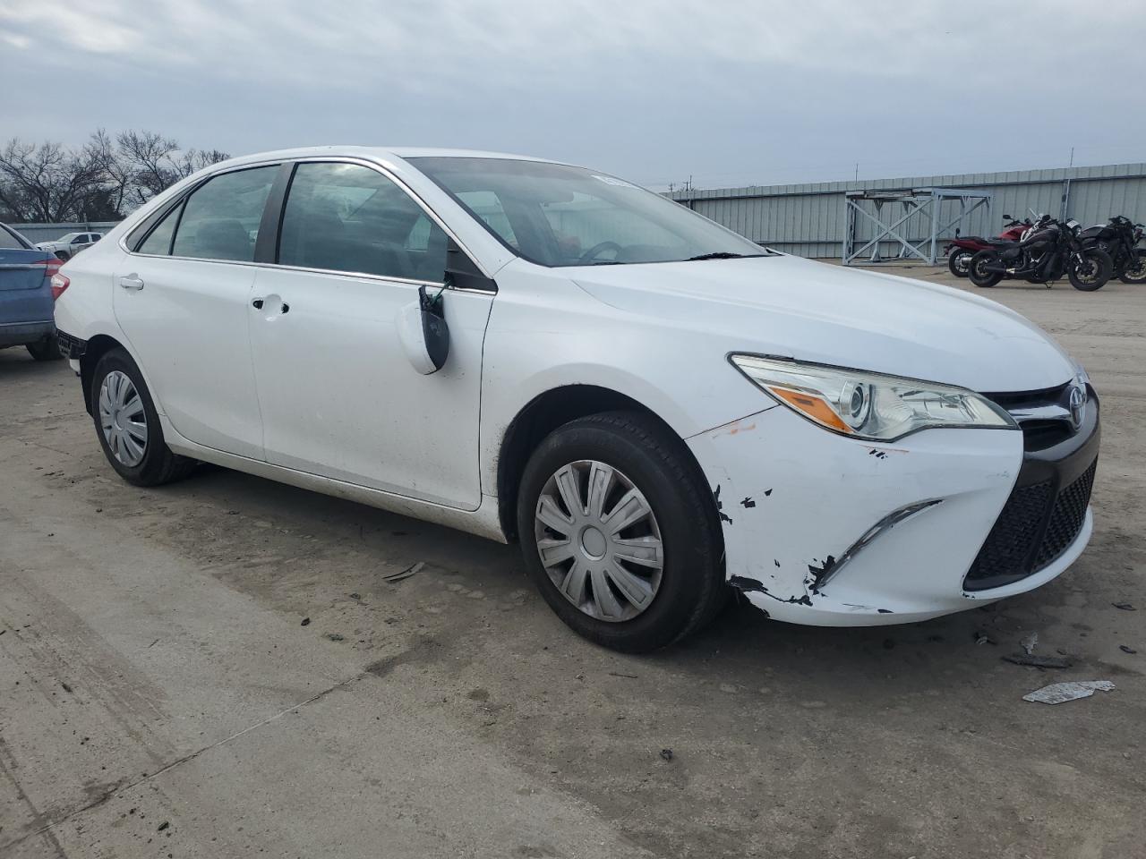 2016 TOYOTA CAMRY LE - Фото 4
