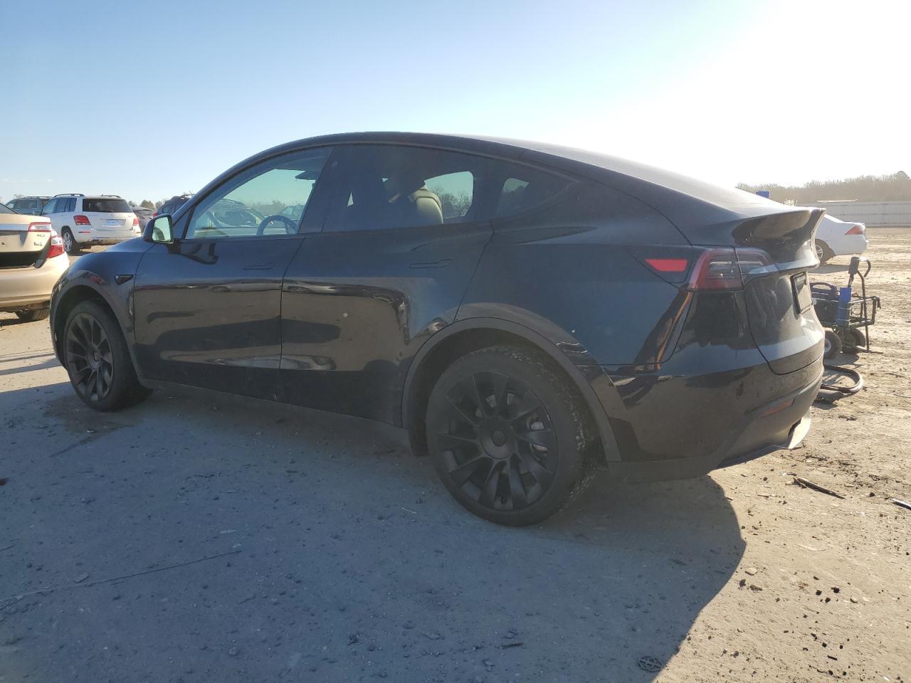 2023 TESLA MODEL Y - Фото 2