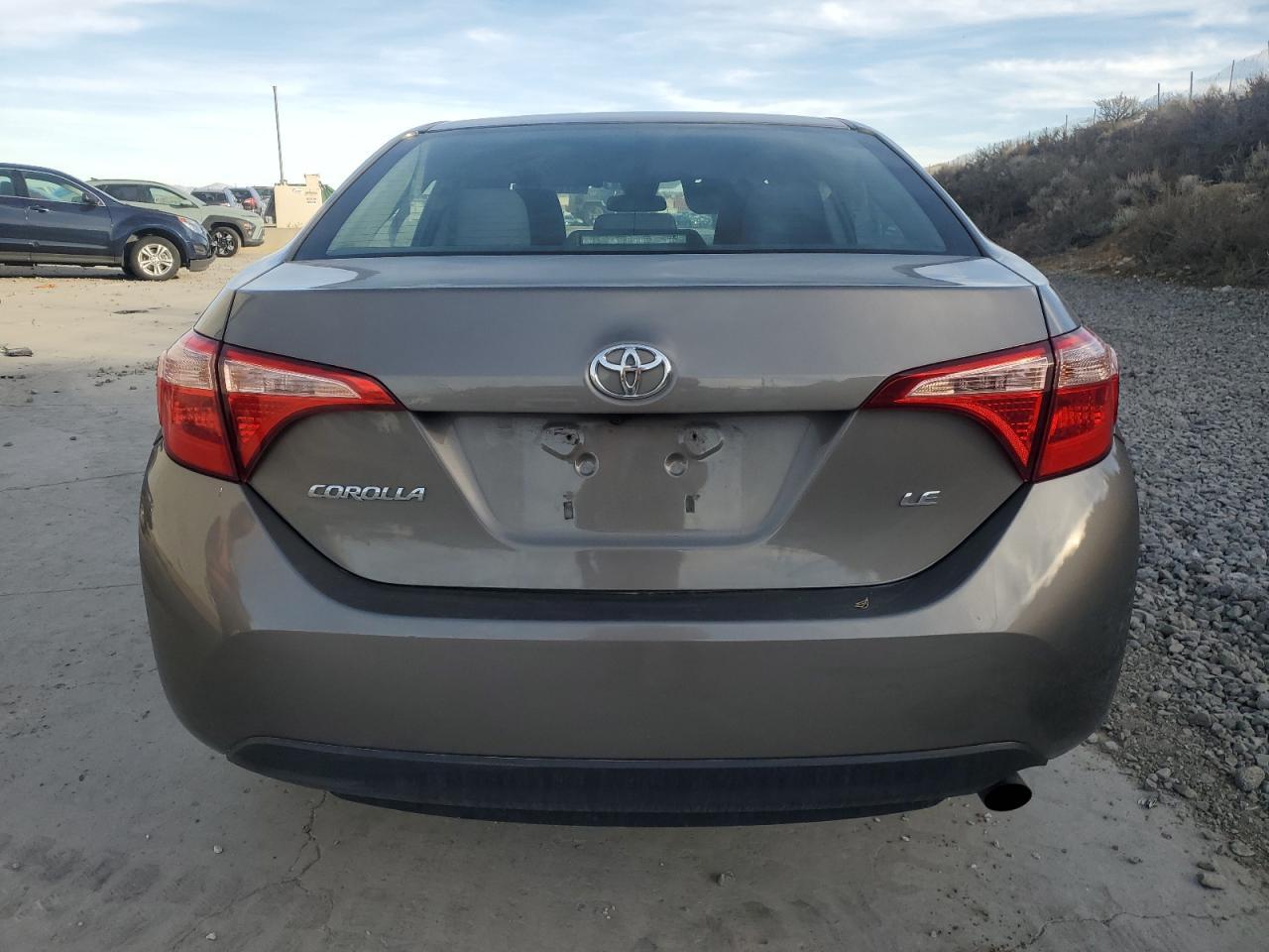 2018 TOYOTA COROLLA L - Image 6