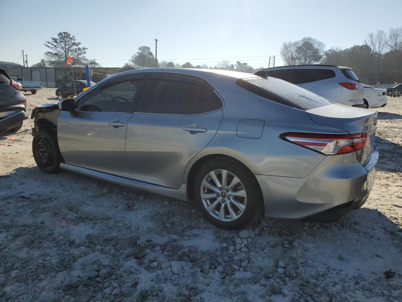 2018 TOYOTA CAMRY L - Фото 2