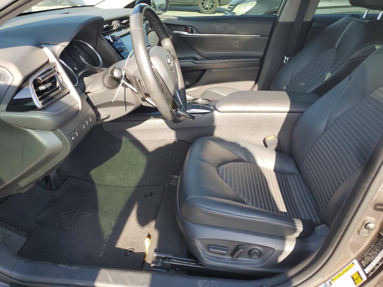 2020 TOYOTA CAMRY SE - Фото 7