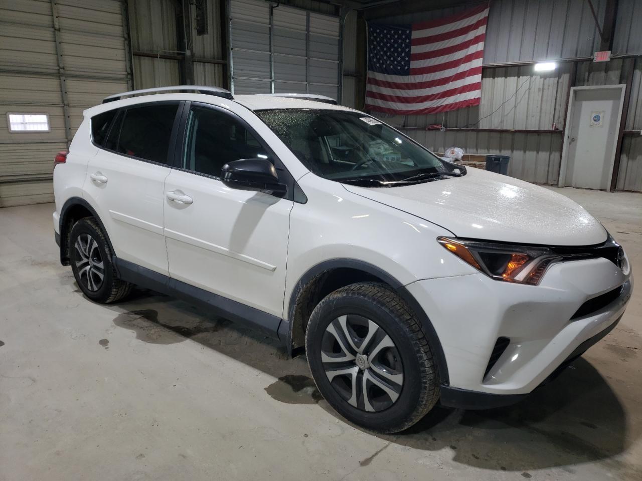 2016 TOYOTA RAV4 LE - Image 4