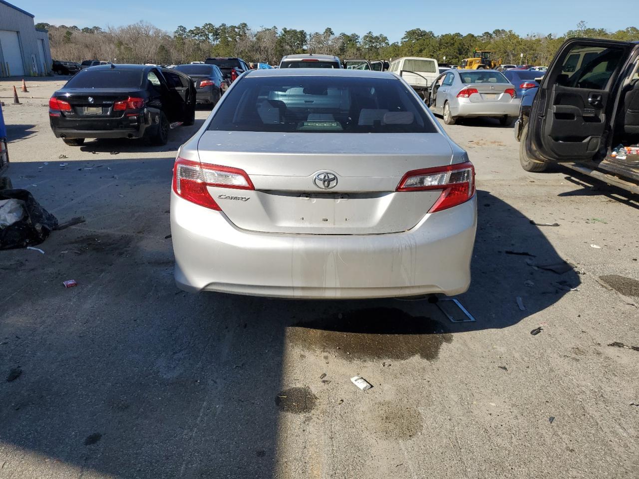 2014 TOYOTA CAMRY L - Фото 6