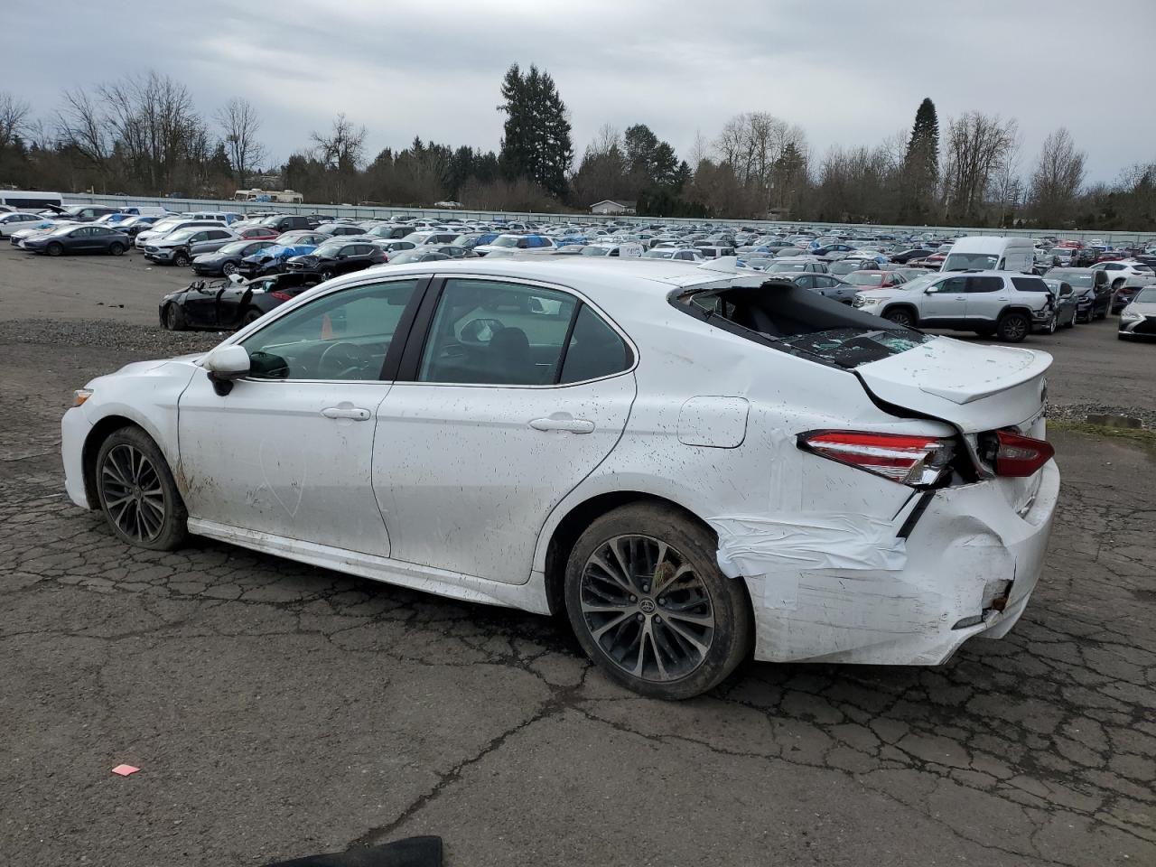 2020 TOYOTA CAMRY SE - Image 2