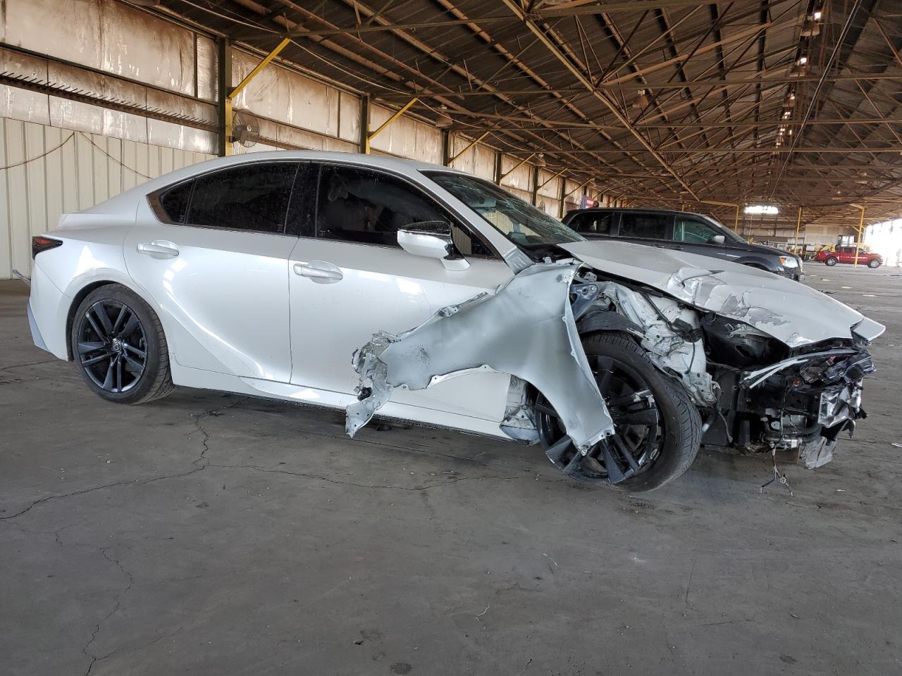 2021 LEXUS IS 300 - Фото 4
