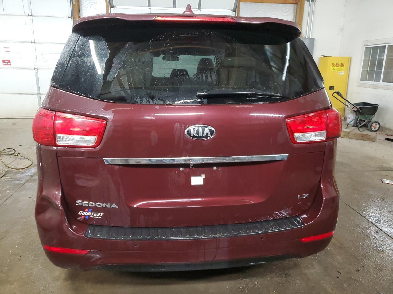 2016 KIA SEDONA LX - Image 6