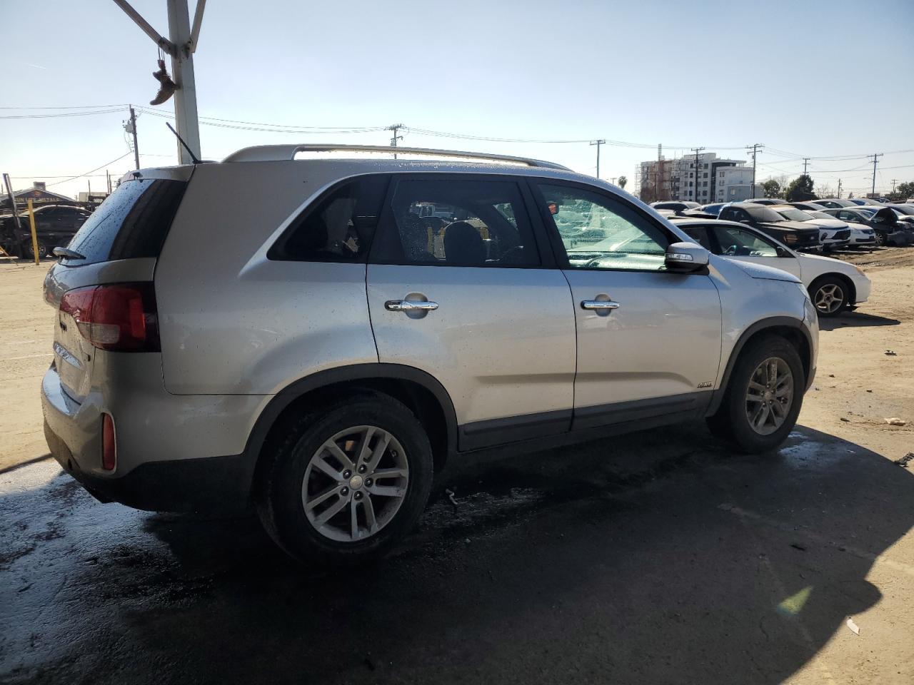2015 KIA SORENTO LX - Image 3