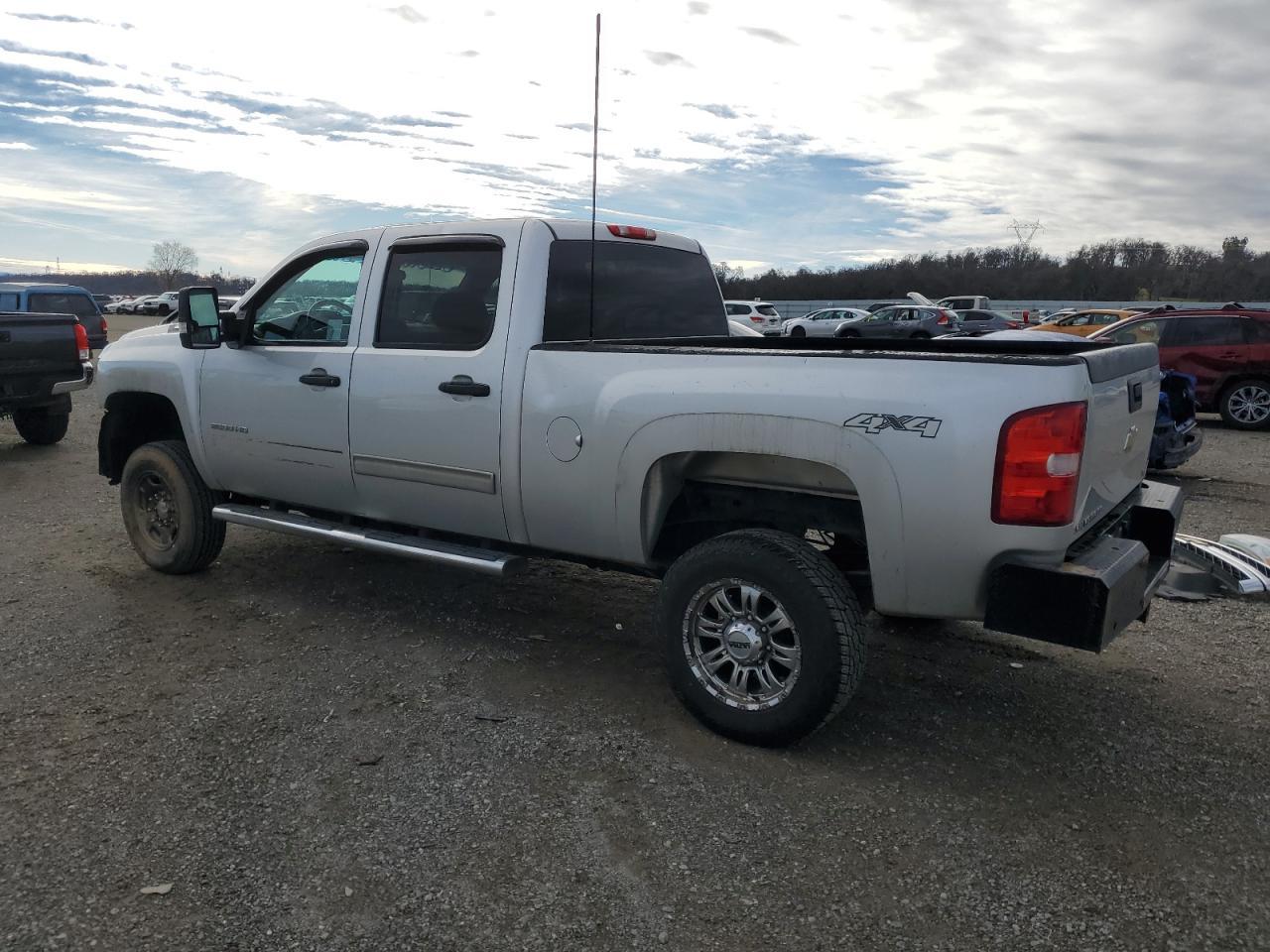 2012 CHEVROLET SILVERADO - Image 2