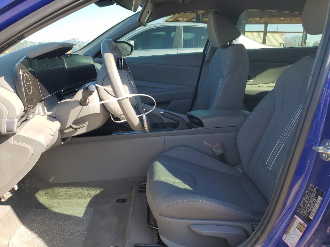 2024 HYUNDAI ELANTRA SE - Фото 7