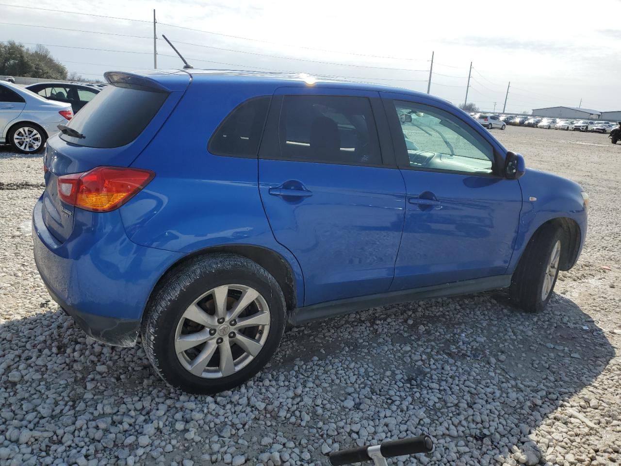 2015 MITSUBISHI OUTLANDER - Фото 3