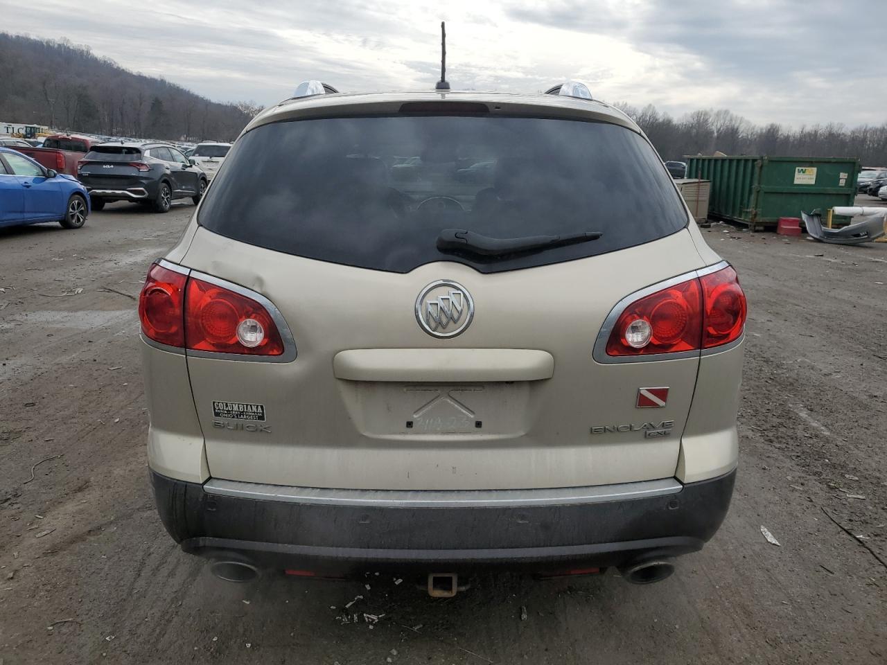 2011 BUICK ENCLAVE CX - Image 6