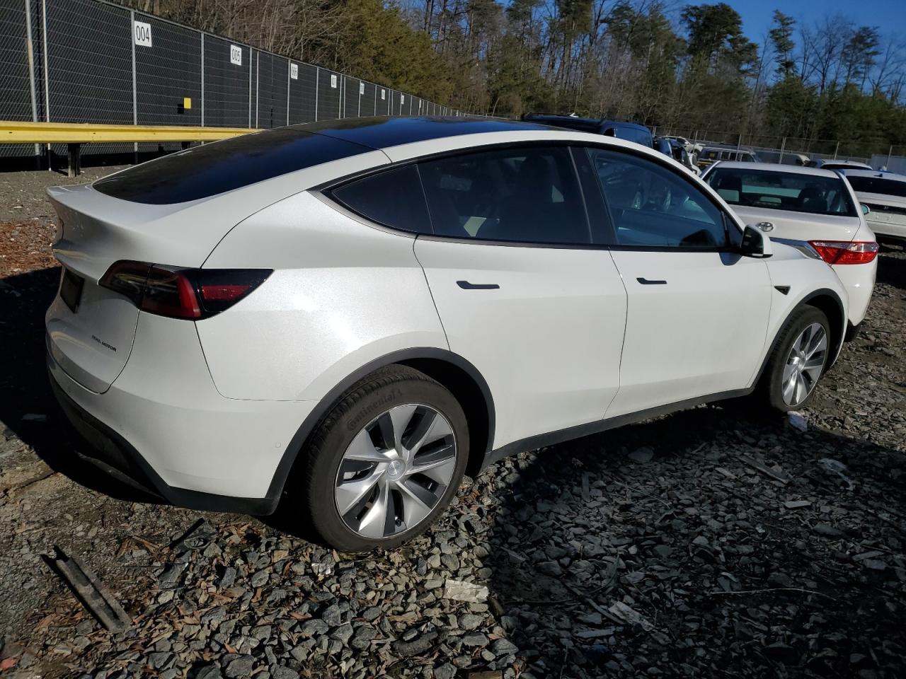 2022 TESLA MODEL Y - Image 3