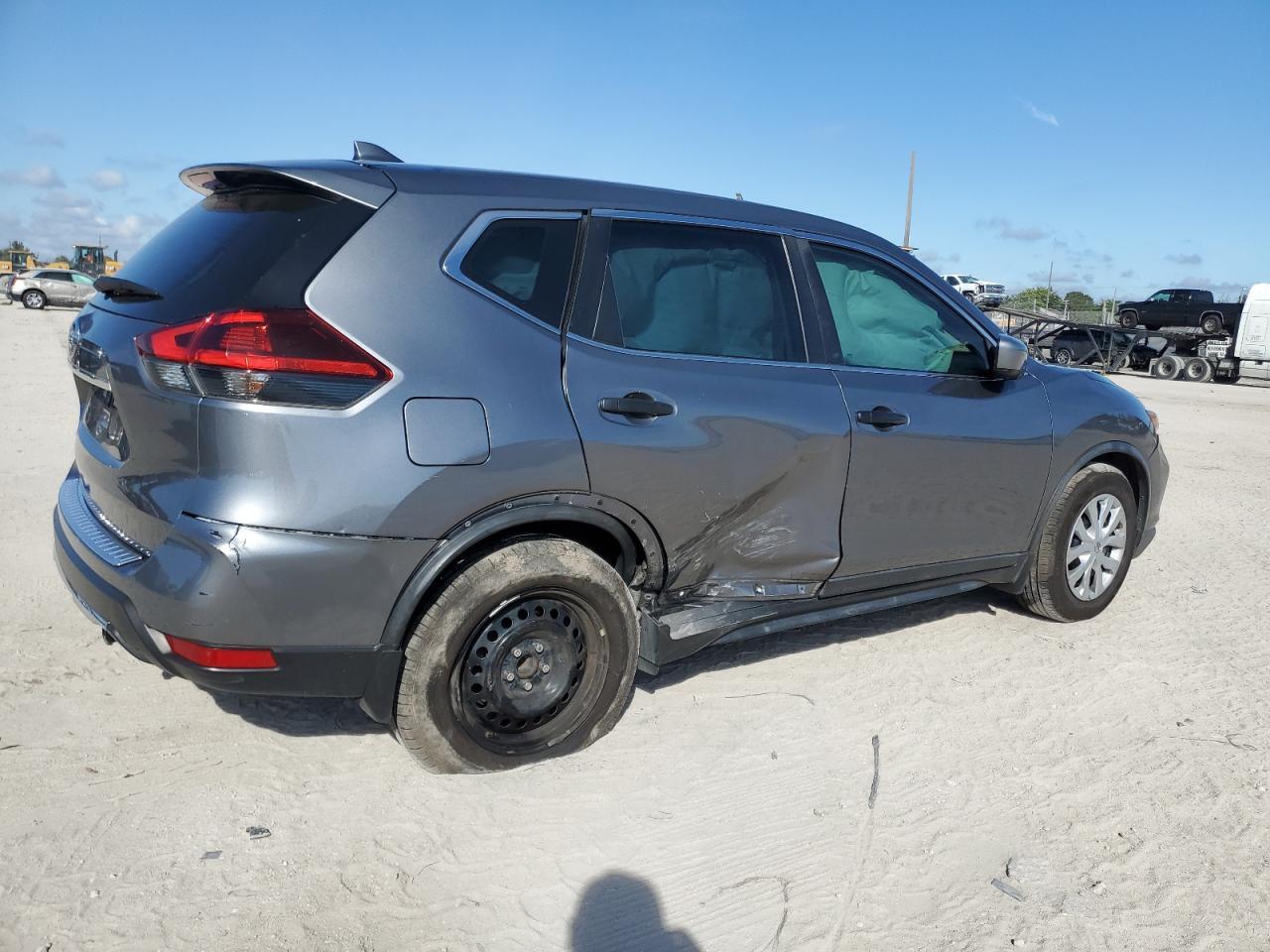 2018 NISSAN ROGUE S - Фото 3