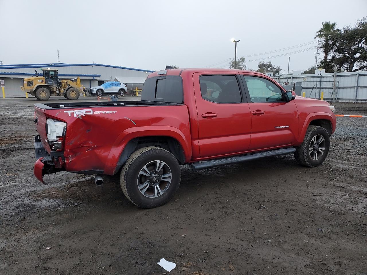2017 TOYOTA TACOMA DOU - Фото 3