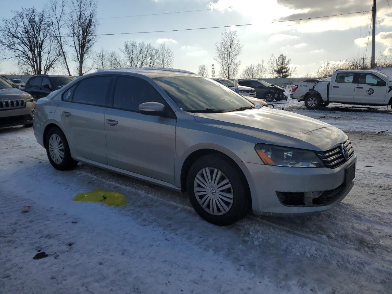 2014 VOLKSWAGEN PASSAT S - Фото 4