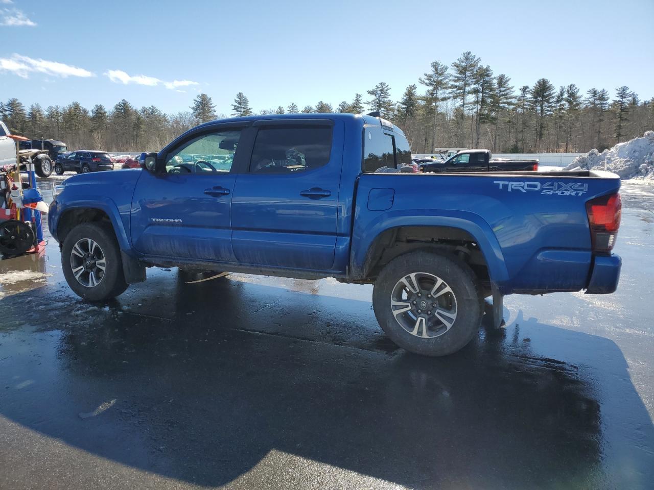 2018 TOYOTA TACOMA DOU - Фото 2
