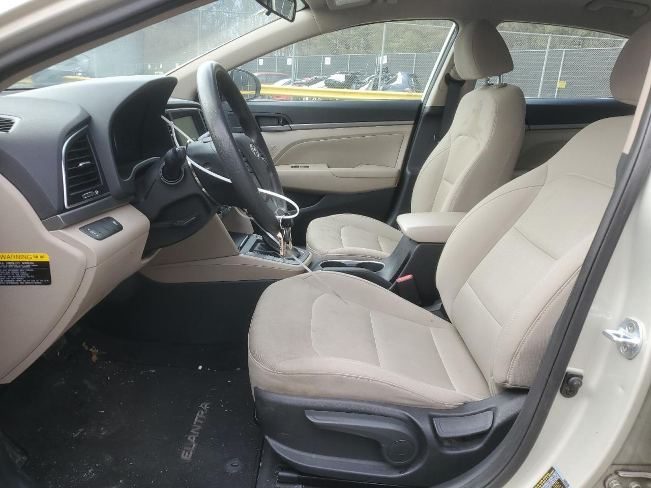 2017 HYUNDAI ELANTRA SE - Фото 7