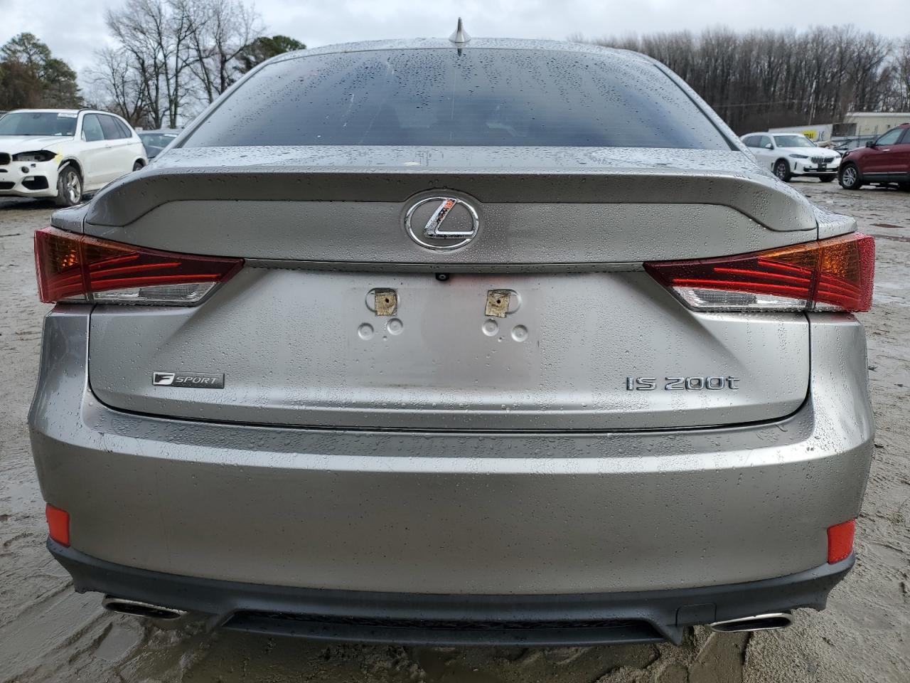 2017 LEXUS IS 200T - Image 6
