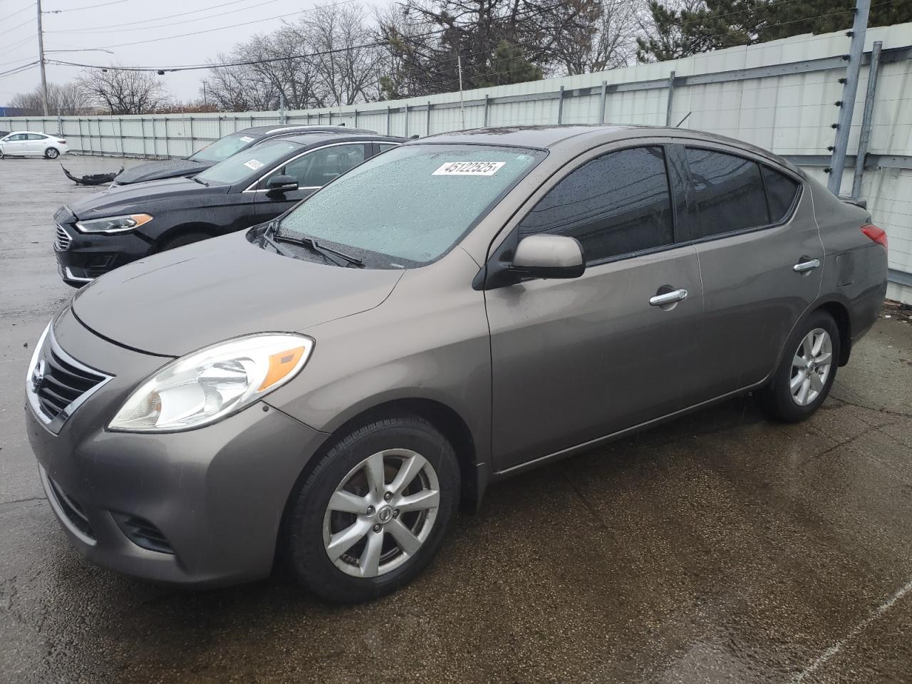 2014 NISSAN VERSA S
