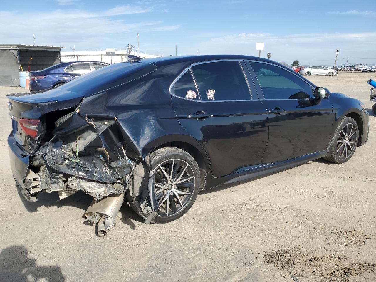 2021 TOYOTA CAMRY SE - Фото 3