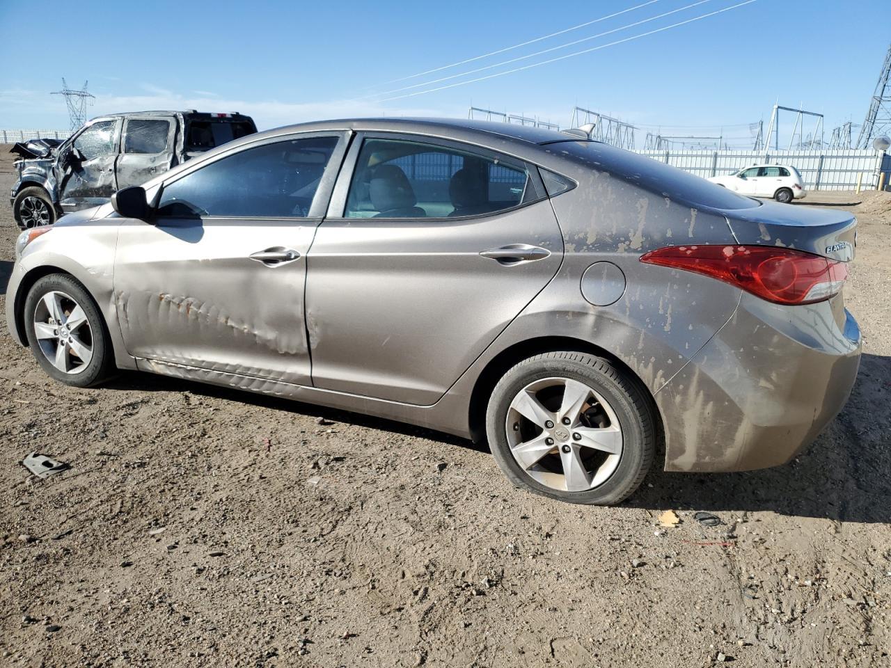 2013 HYUNDAI ELANTRA GL - Image 2