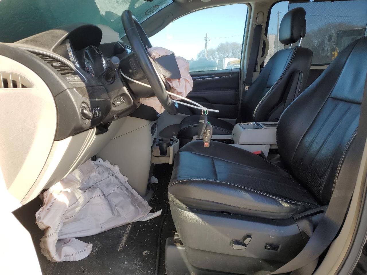 2014 CHRYSLER TOWN & COU - Фото 7