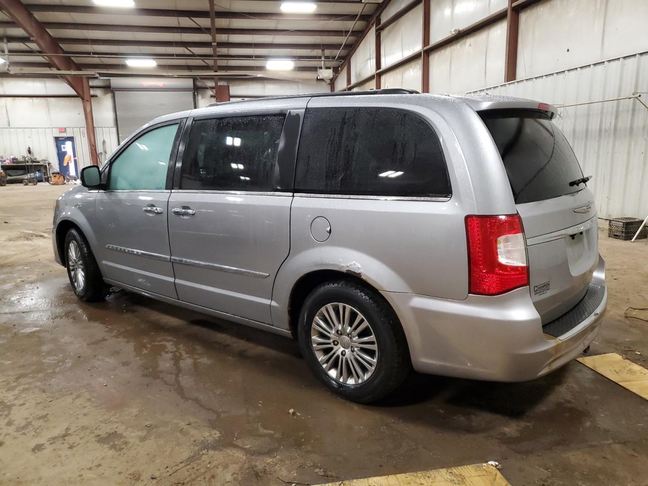 2014 CHRYSLER TOWN & COU - Фото 2