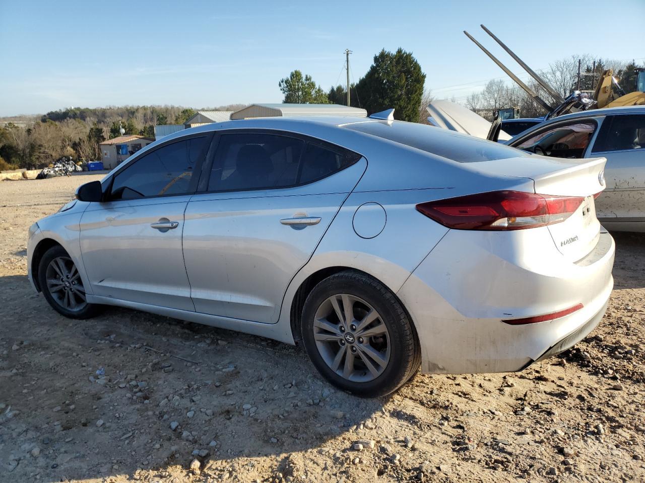 2018 HYUNDAI ELANTRA SE - Фото 2