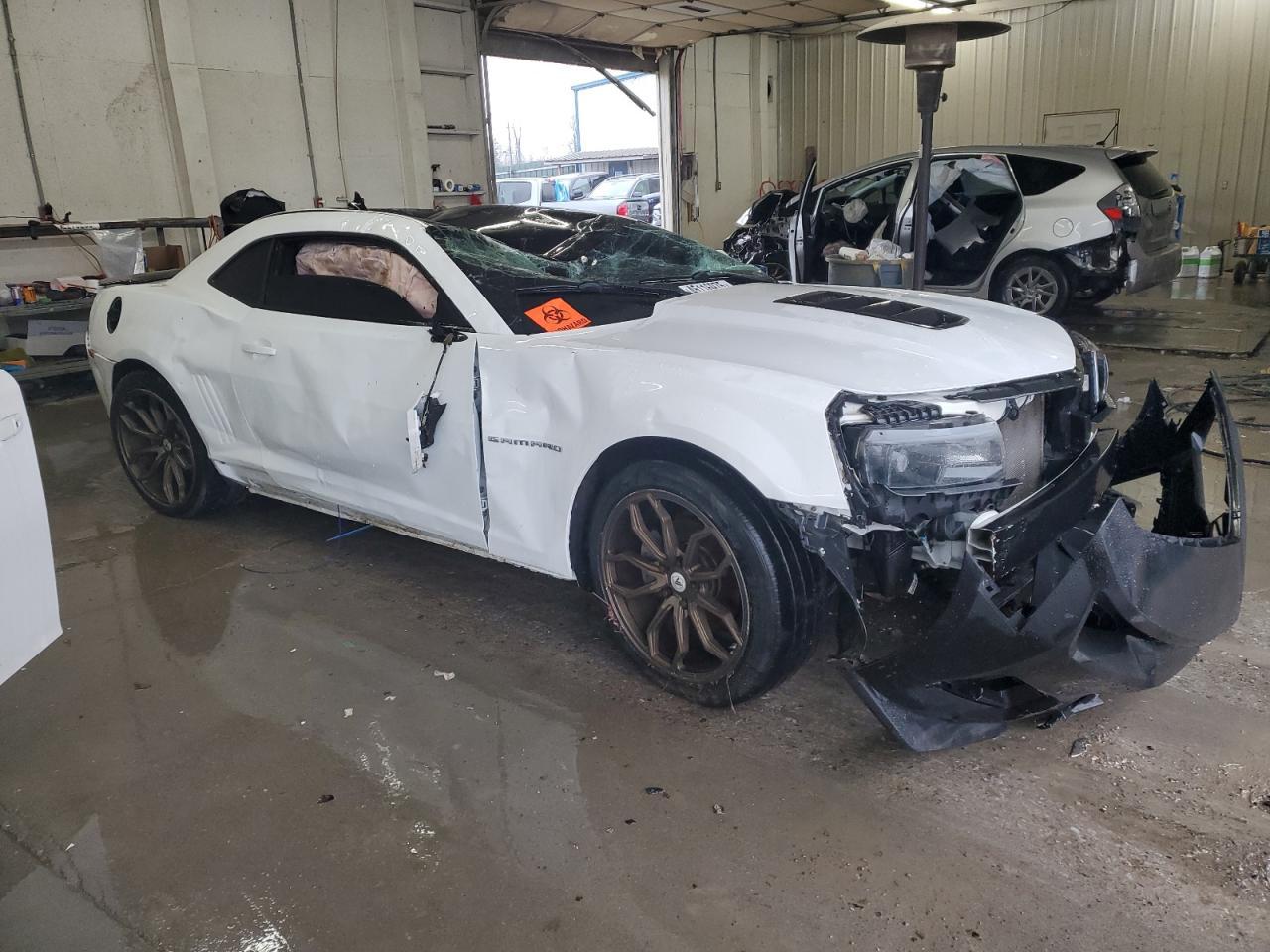 2015 CHEVROLET CAMARO LT - Image 4