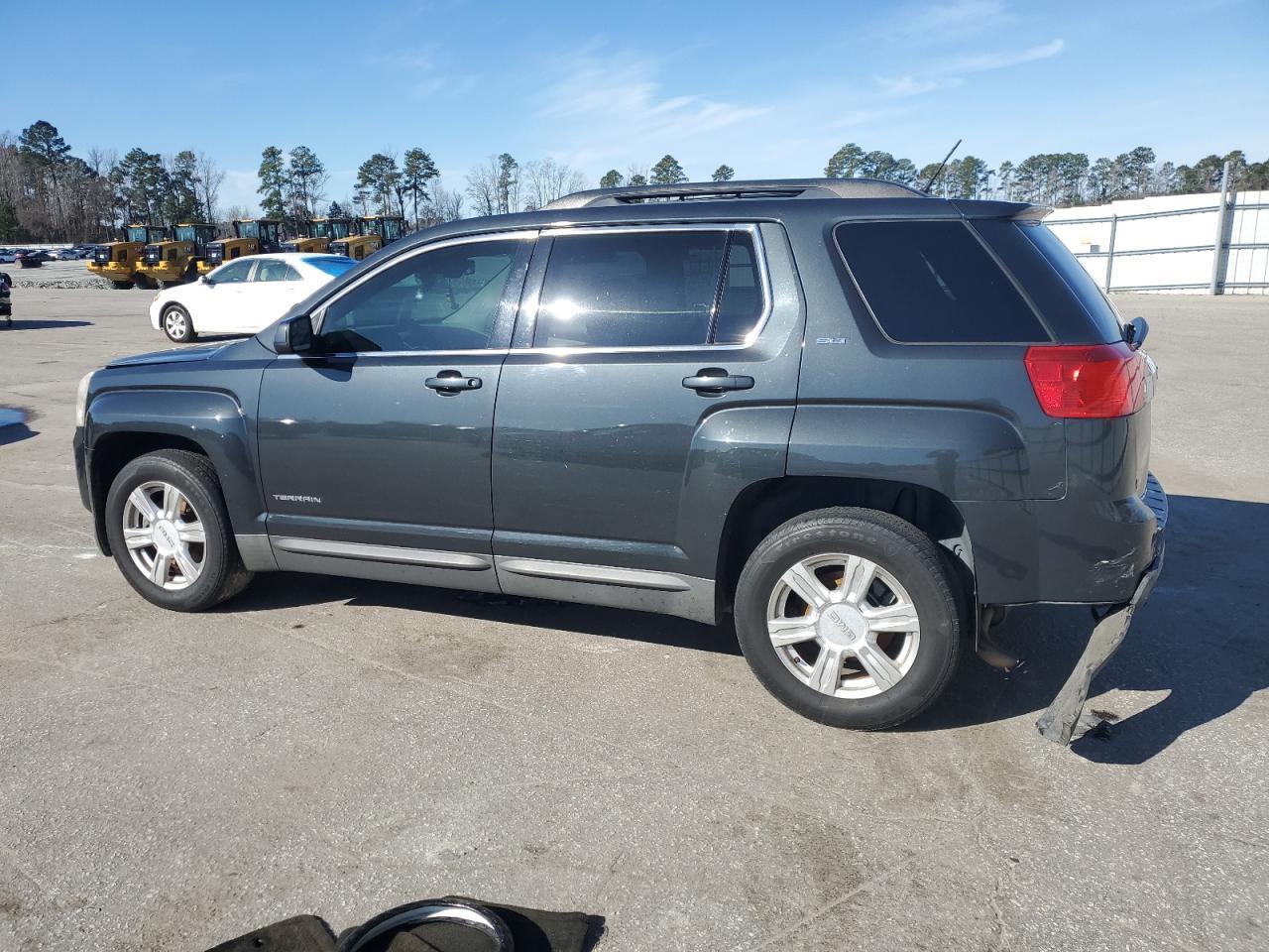 2014 GMC TERRAIN SL - Image 2